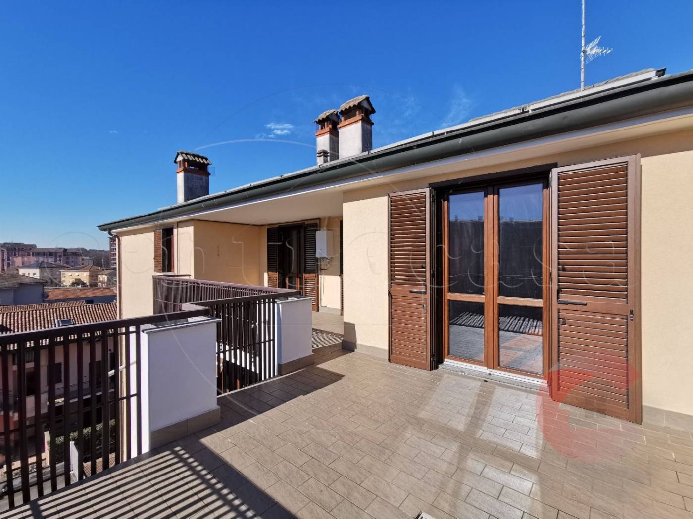 ABBIATEGRASSO: attico con terrazzo e box incluso